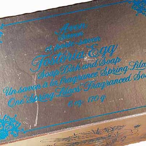 AVON VINTAGE FOSTORIA CRYSTAL 1977 DISH & SOAP 3 PIECE SET, BLUE EGG SOAP, LILAC - Picture 3 of 3